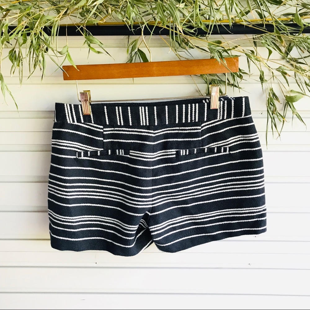 Banana Republic Side Button Shorts - Picture 3 of 5